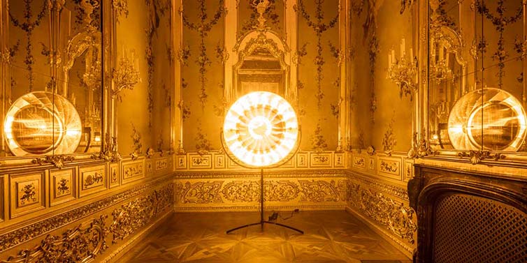 Olafur Eliasson - Lights and Mirrors - Viennese Palace 01 - feat