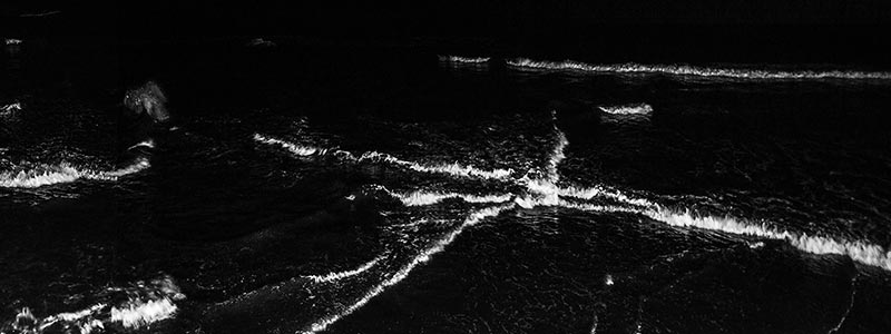 RMA Institute - NACHT WELLEN - Photographs of Waves at Night